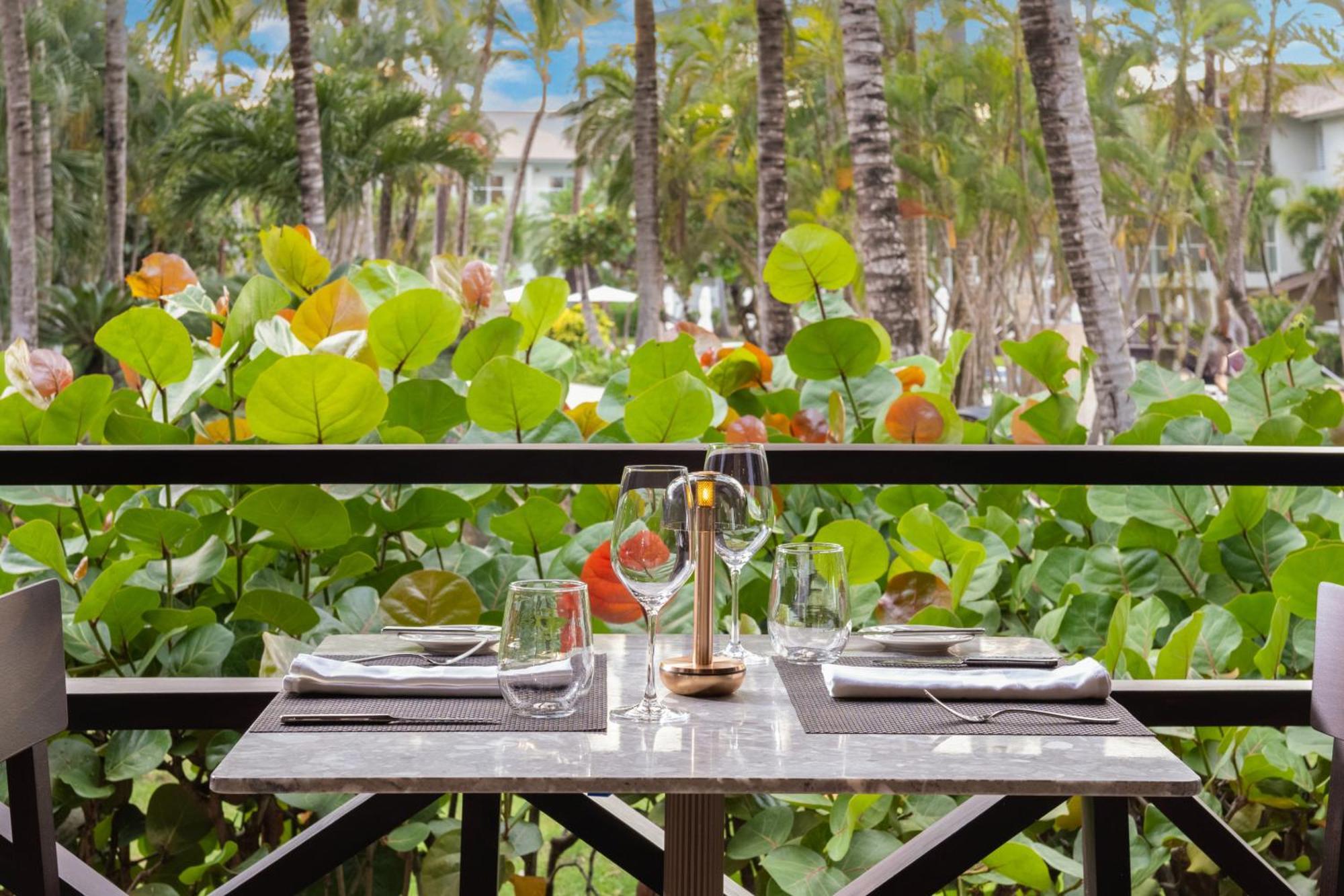 Wyndham Alltra Punta Cana All Inclusive Resort Exterior foto